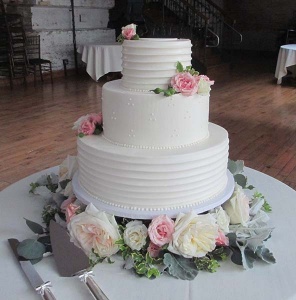 Cake flowers with Pink and Ivory Roses